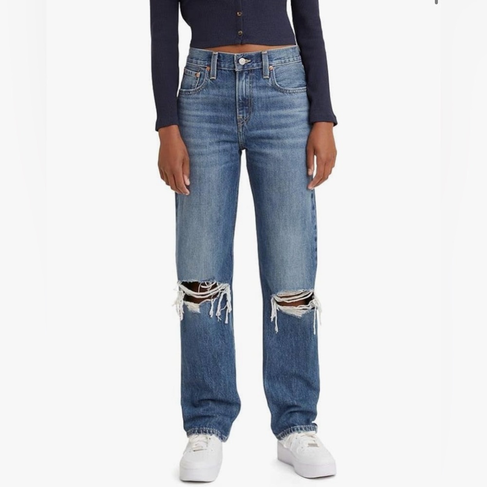 Levi straight leg distressed blue jeans mid rise